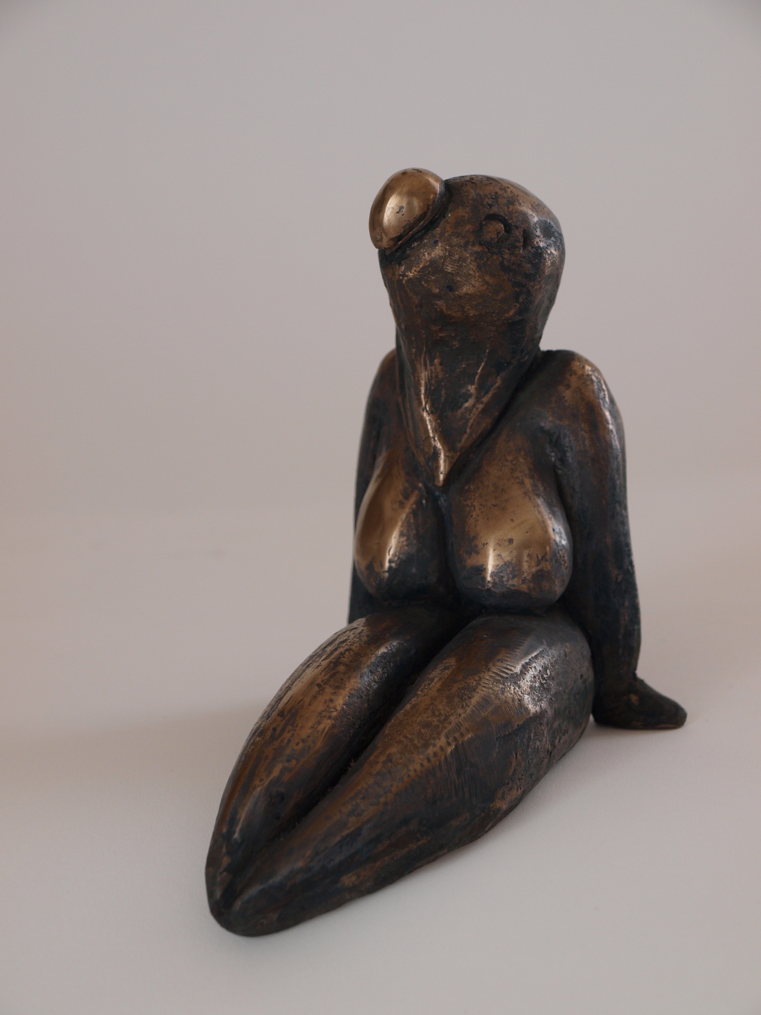 Veronica-Waldburg-Bronze-Skulpturen-Mutanten-Papageifrauen-5