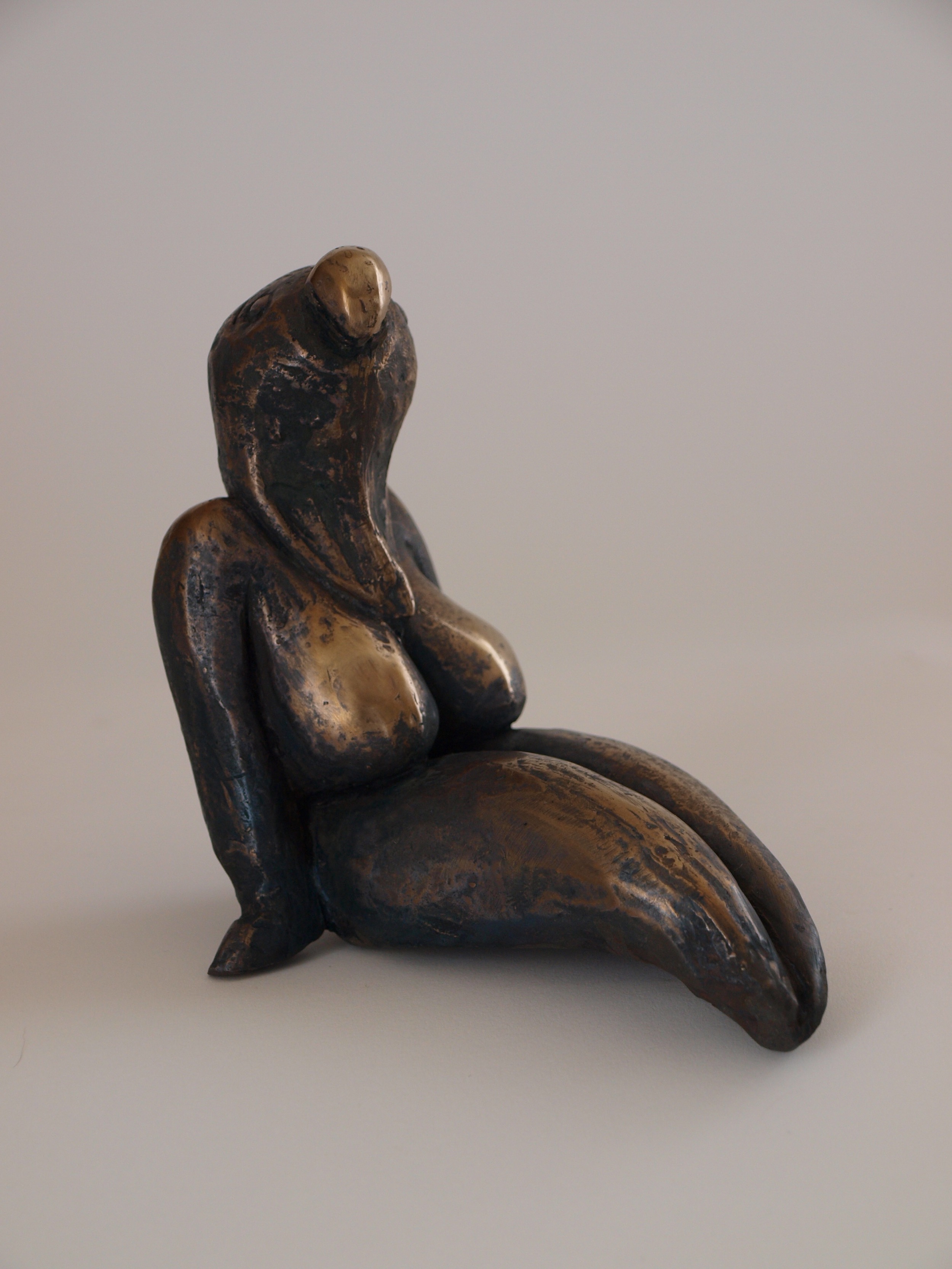 Veronica-Waldburg-Bronze-Skulpturen-Mutanten-Papageifrauen-6